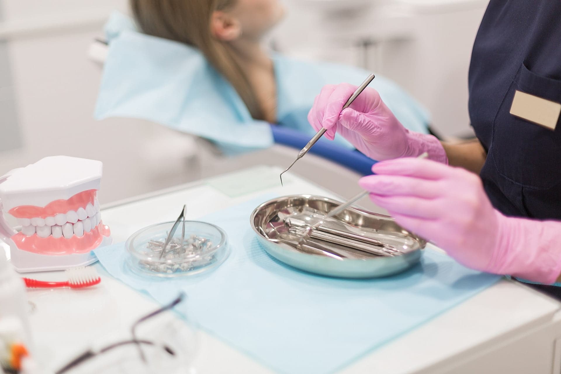 Dentista con paciente infantil