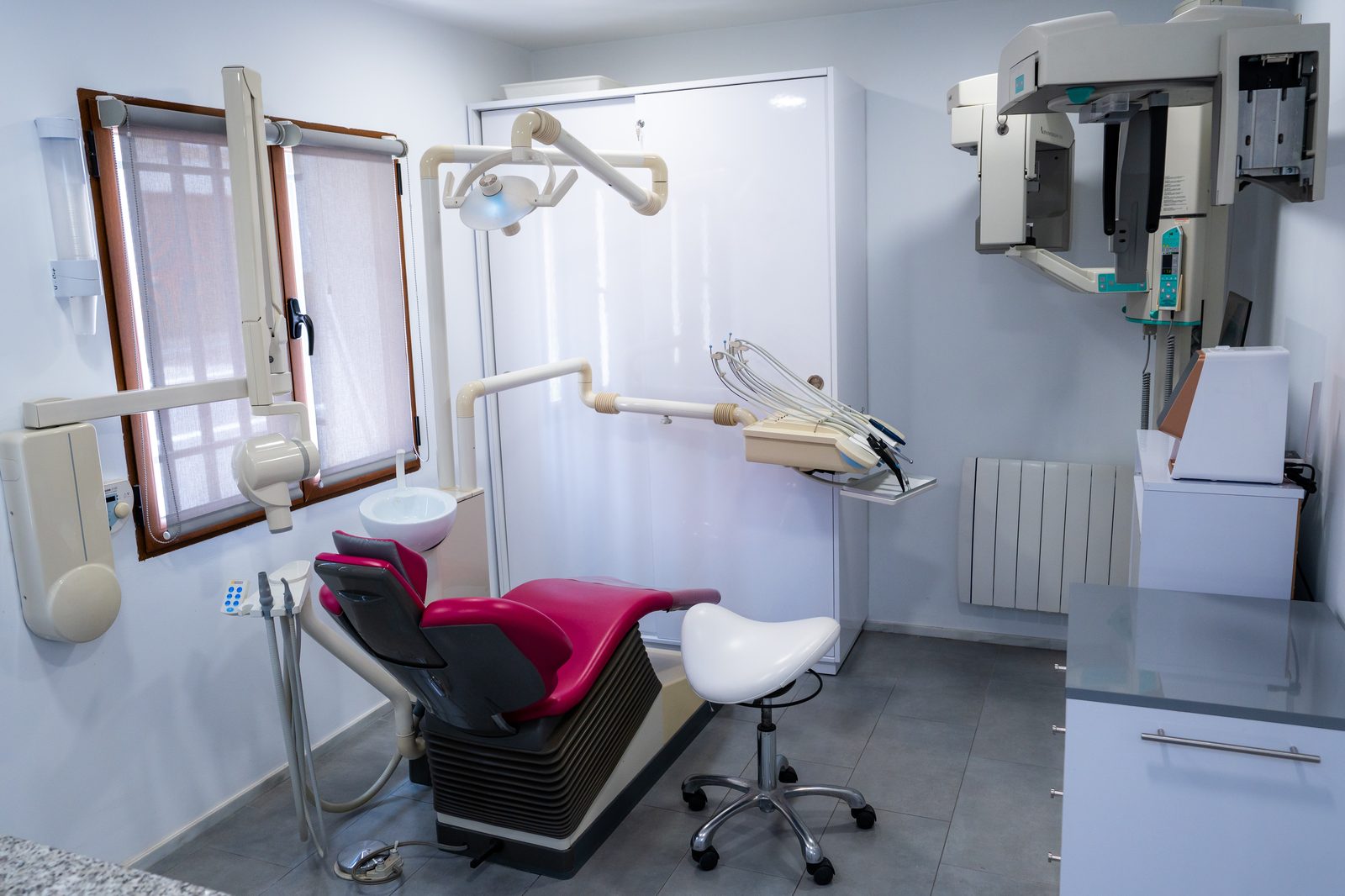 Gabinete dental y sillón clínico en Talayuelas