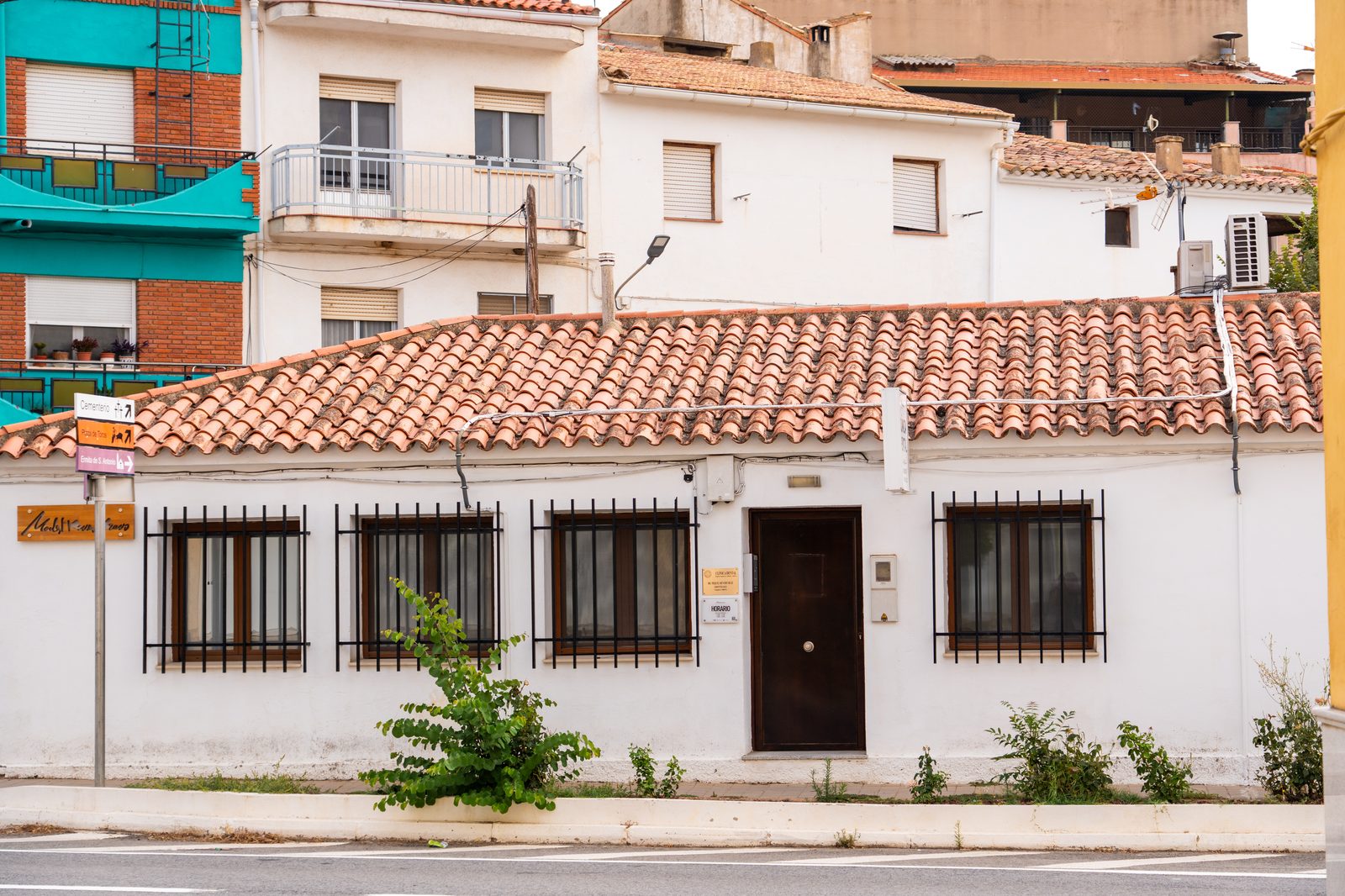 Fachada de la Clínica Dental Modest Revert en Talayuelas
